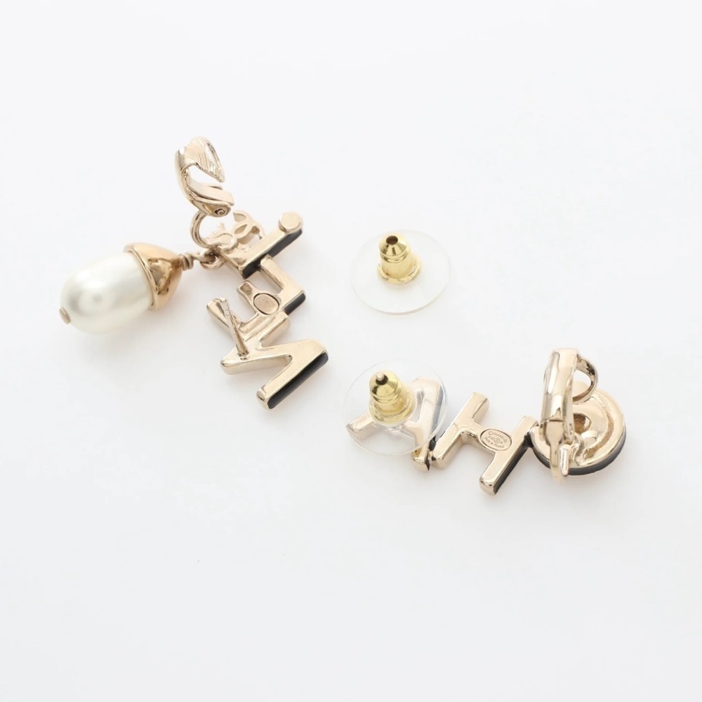 CHA-NEL Stud Crawler Earrings from 2022 collection. - Picture 2 of 7